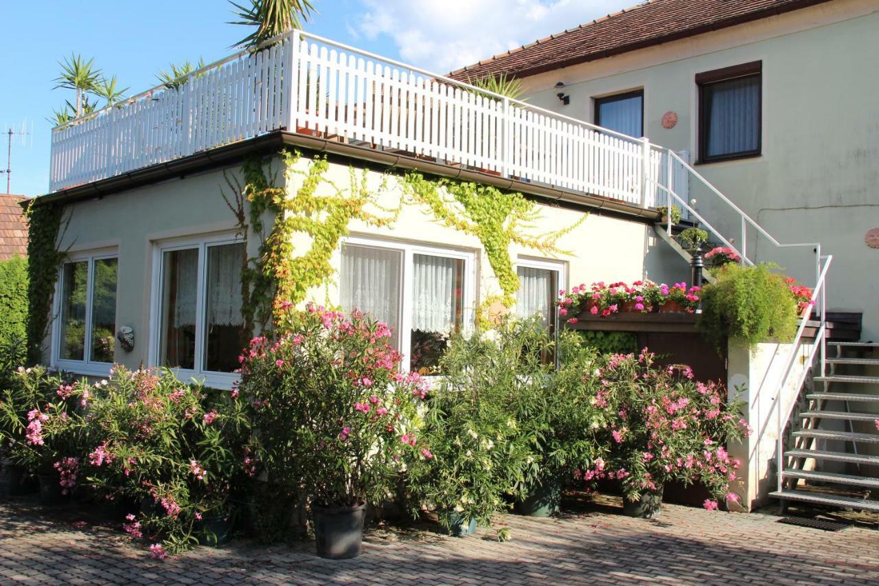 Weingut Pension Sommerhof 몰비슈암시 외부 사진